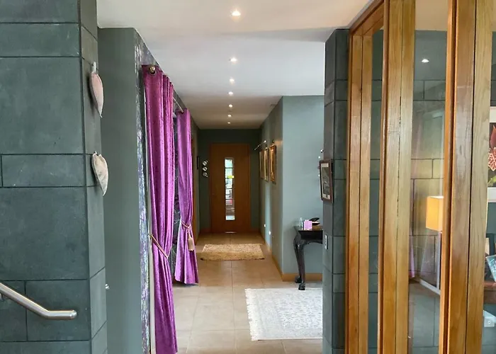 Hazelwood 4* Адэр